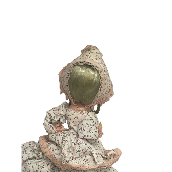 Vintage BIG EYES BRADLEY DOLL LISA-Made in Korea-Flower Dress w/ Bonnet 11" tall - Picture 8 of 16